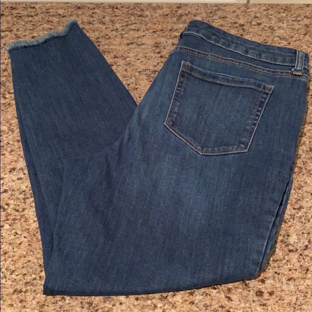 Style & co denim ankle jeans size 12/ frayed ankle